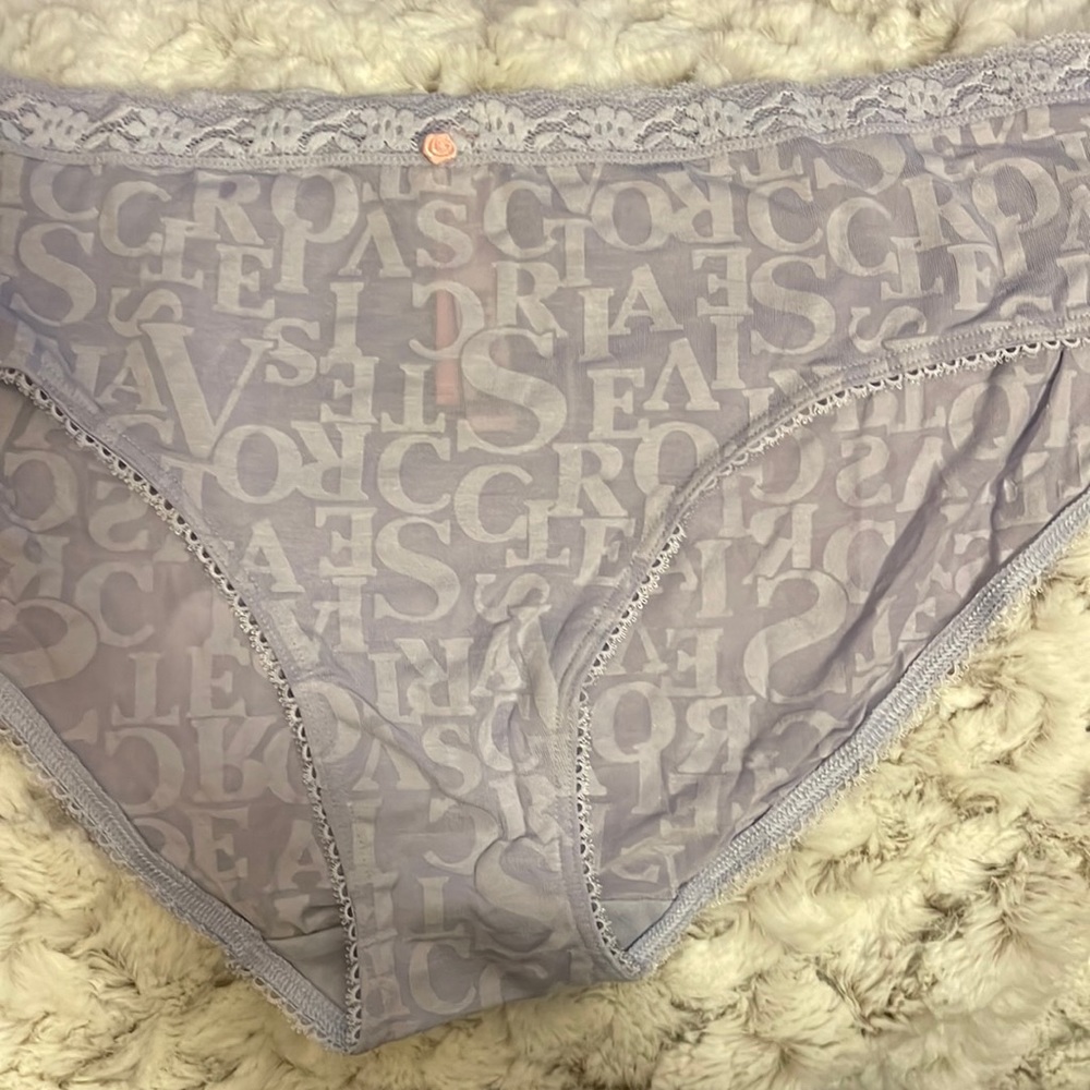NWT VS HIPHUGGER WITH LACE